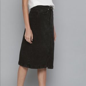 New denim black skirt